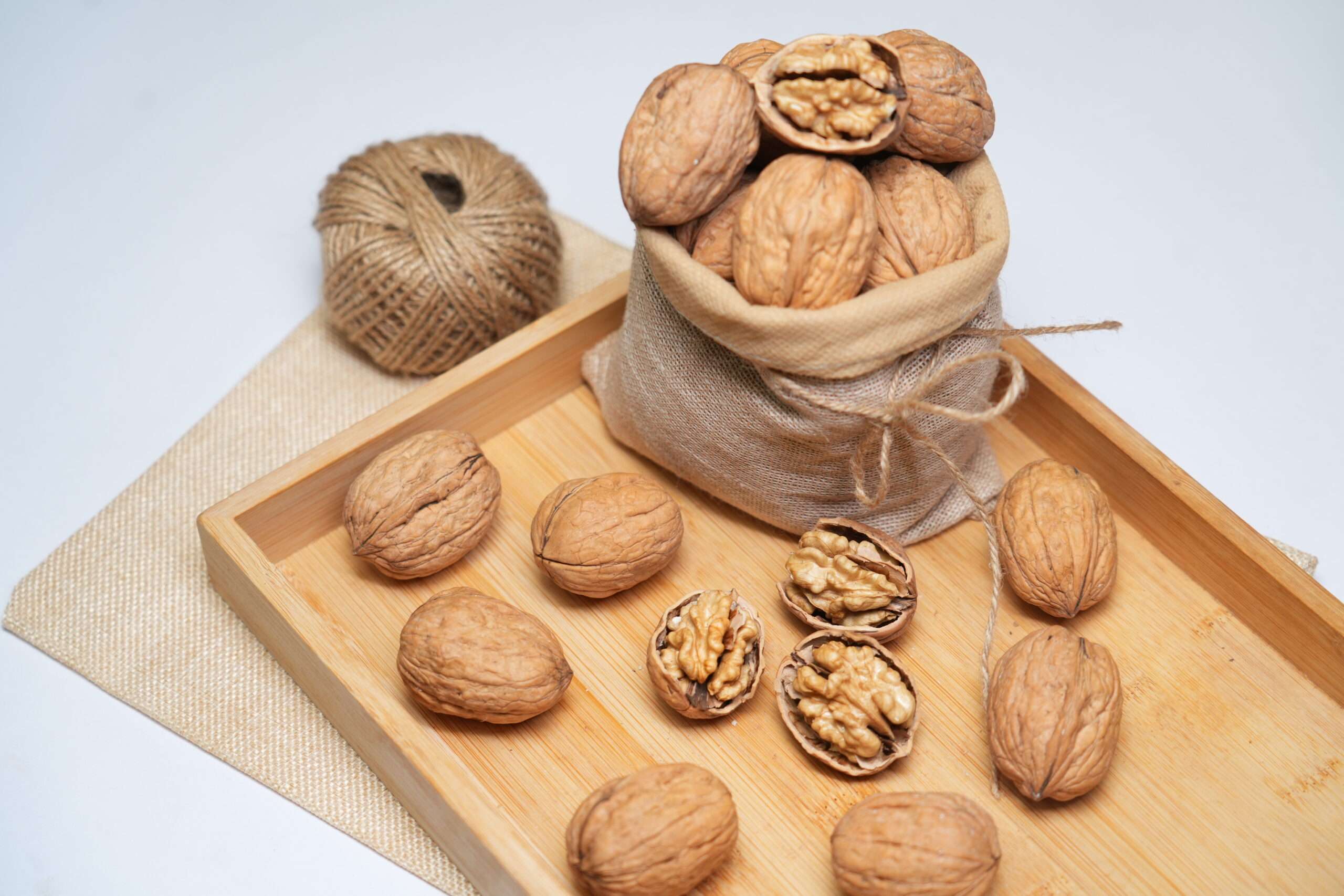 Walnuts / Akrot In Shell