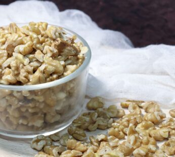 Walnuts / Akrot kernels Broken